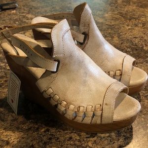 Leather wedges